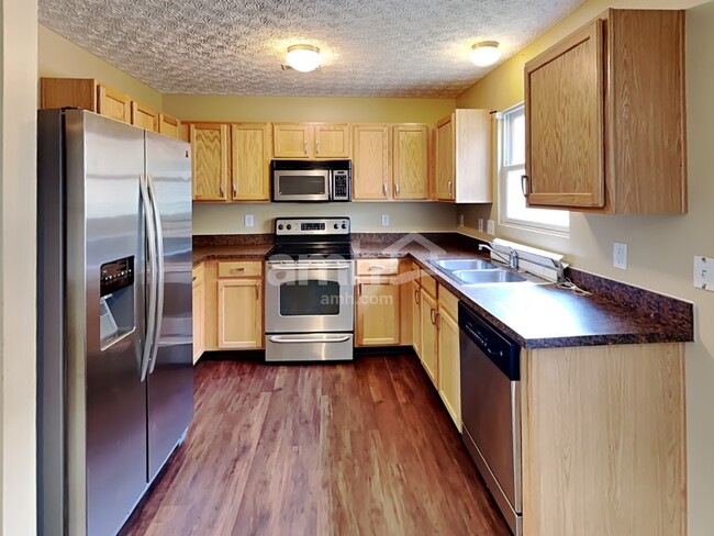 Foto del edificio - 2812 Hillstone St