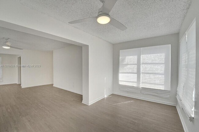 Building Photo - 2443 Dewey St