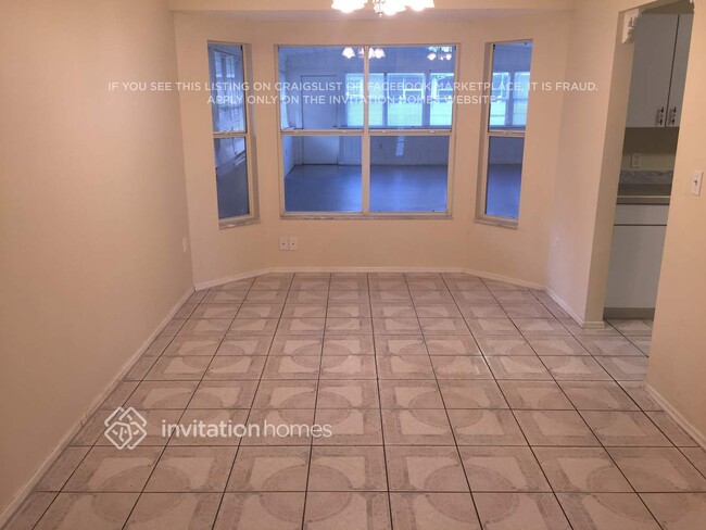 Building Photo - 2401 Bel Air Cir