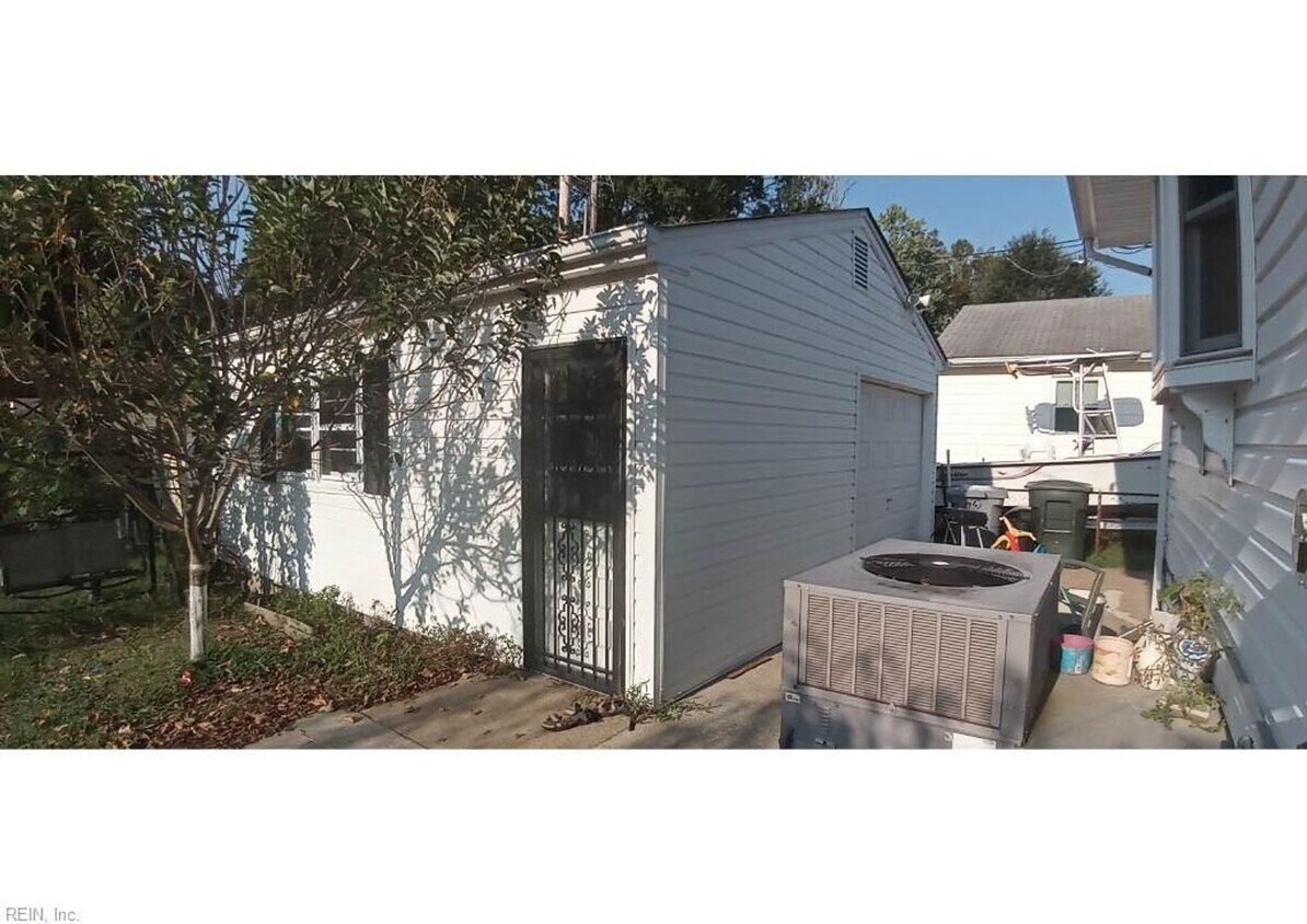 Primary Photo - 311 Bond St