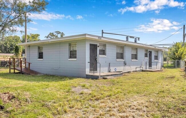 Building Photo - 2920 Moncrief Rd