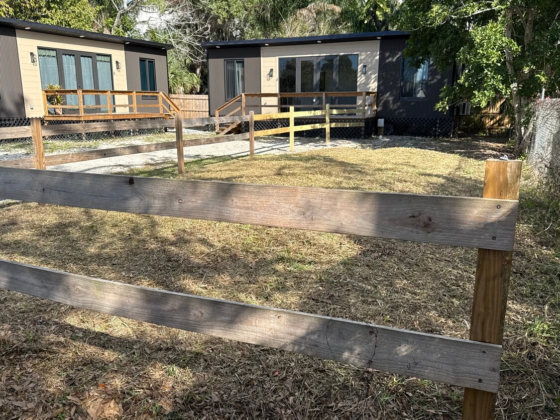 Photo - 5008 N Lockwood Ridge Rd (Sarasota, FL)