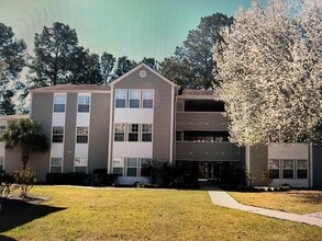 Building Photo - 100 Spanish Oak Ct