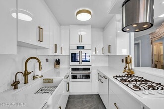 Building Photo - 28 Riverside Ave