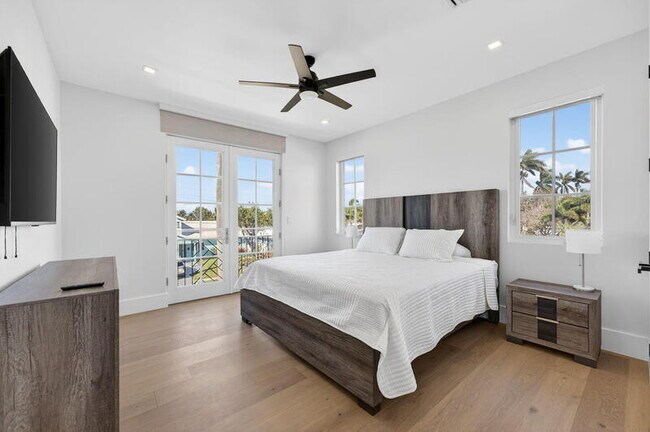 Foto del edificio - 310 SE 9th Ct