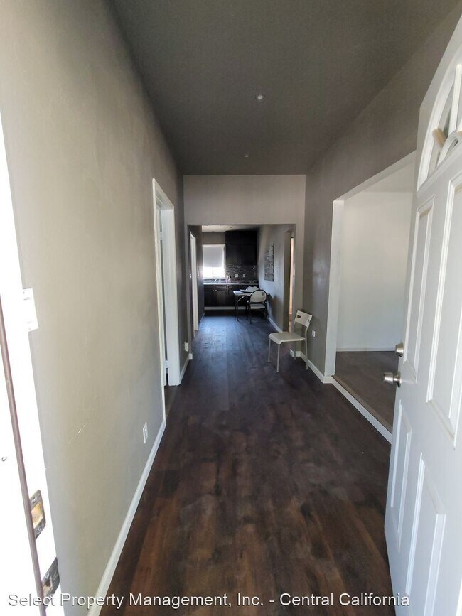 Building Photo - 2 br, 1 bath House - 823 S Martin Luther K...
