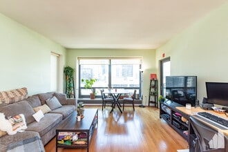 Building Photo - 130 N Garland Ct