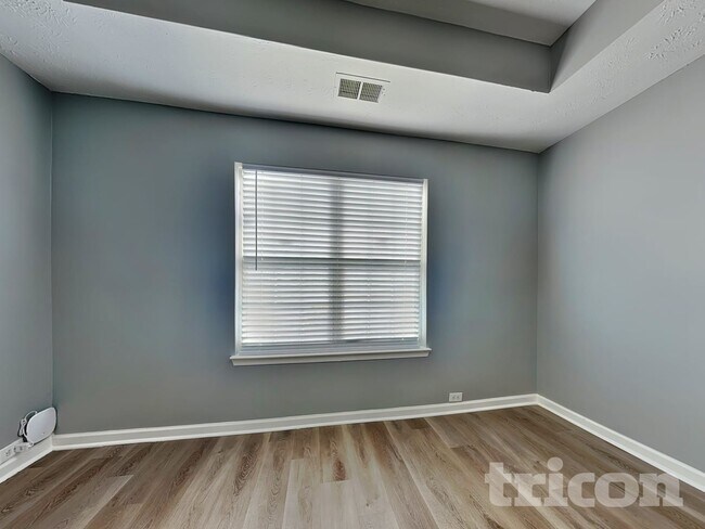 Foto del edificio - 6836 Bridgewood Dr