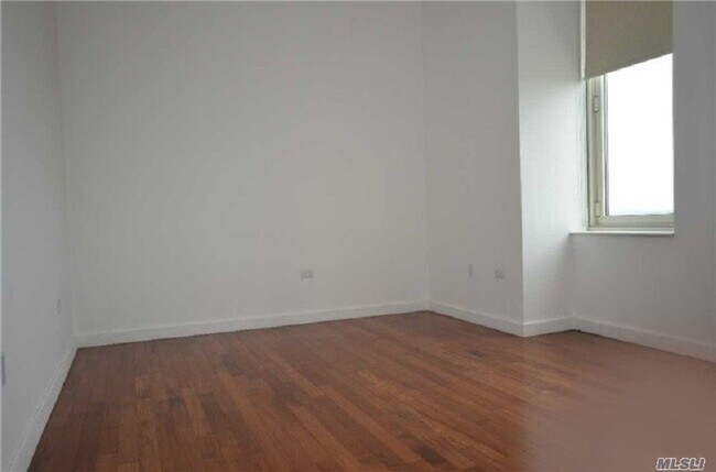 Foto del edificio - 107-24-107-71 71st Rd
