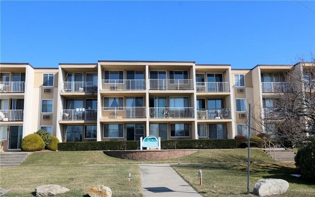 Building Photo - 141 E Lake Blvd