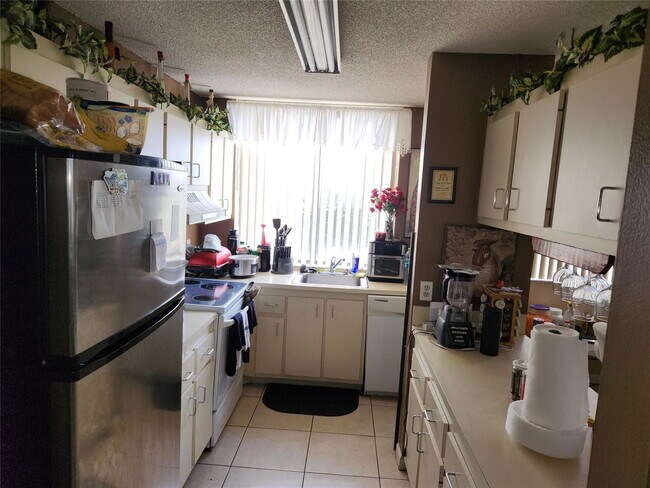 Foto del edificio - 4222 Inverrary Blvd