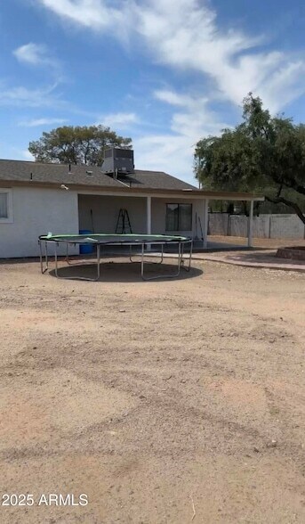 Building Photo - 3935 N Del Monte Dr