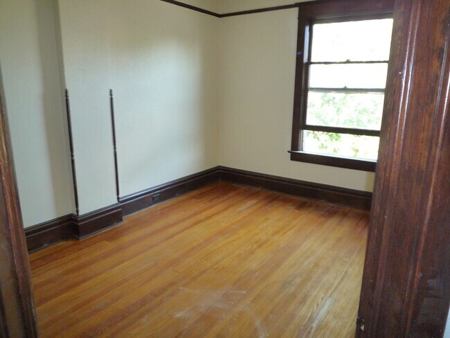 Building Photo - 1519 East 22nd Avenue