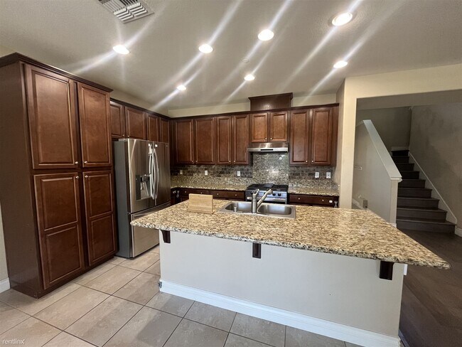 Foto del edificio - 4 br, 3 bath House - 7455 Bedford Park Way