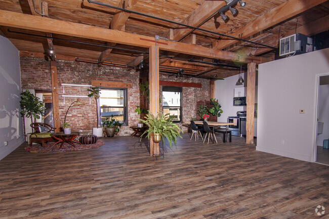 The Newberry Lofts / Artist Loft Apartments