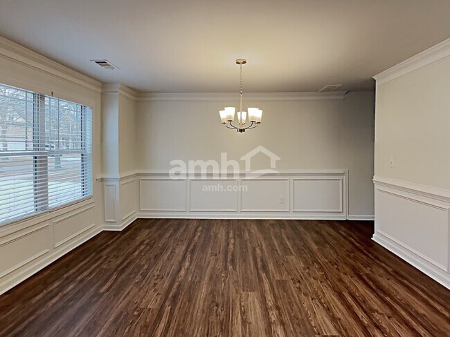 Foto del edificio - 3562 Huddlestone Ln NE
