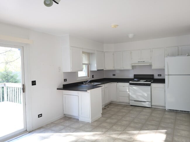 Foto del edificio - 5412 E Wonder Lake Rd