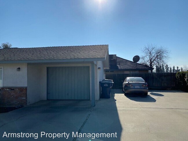 Building Photo - 601 N Lynora St
