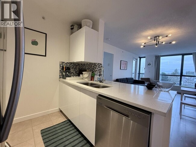 Building Photo - 3438 Vanness Ave