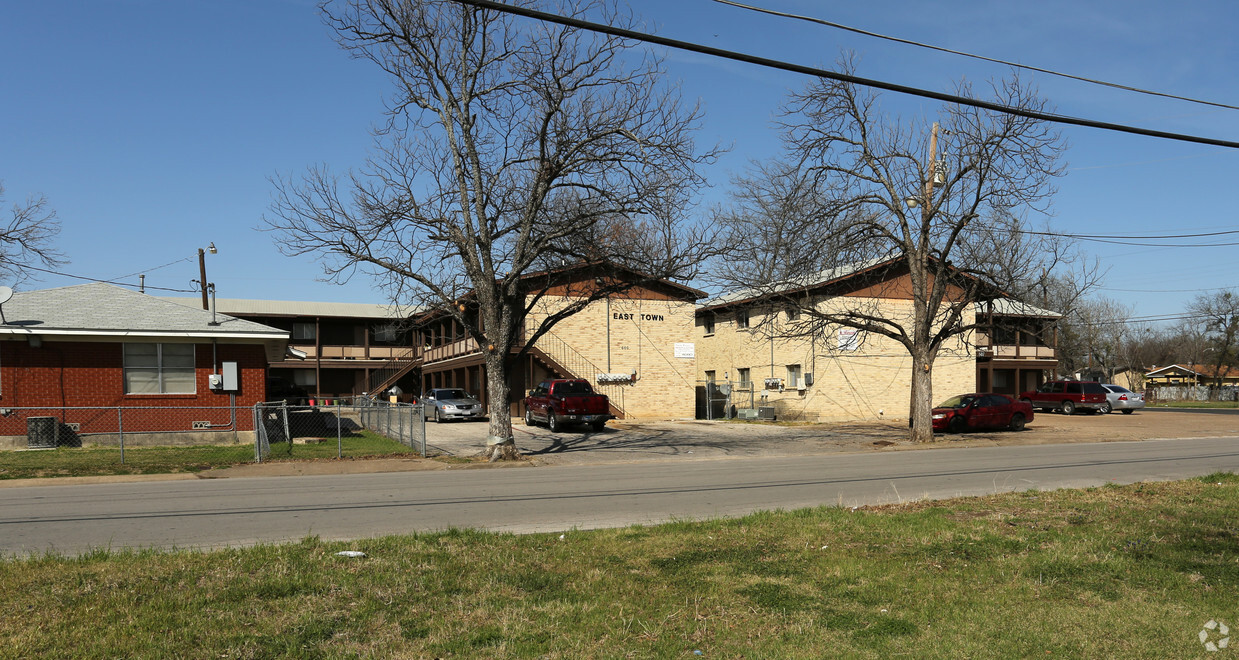 Primary Photo - East Town Apartments