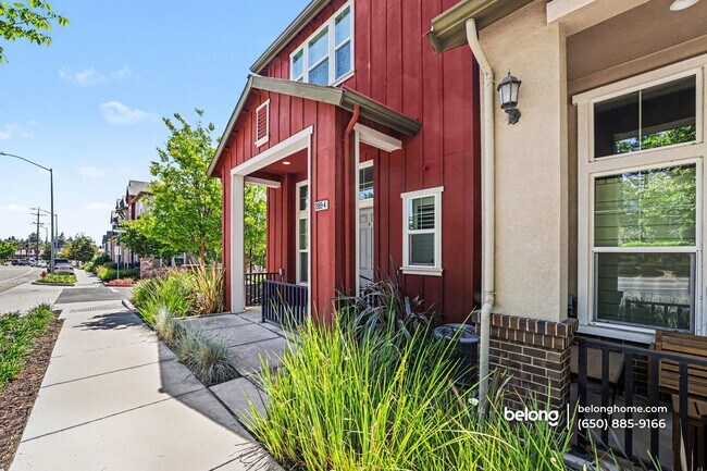 Building Photo - 3989 Portola Cmn