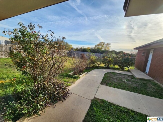 Building Photo - 4304 Lauren MacKenzie Dr
