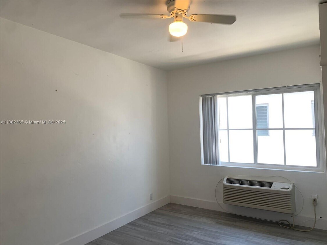 Foto del edificio - 8011 Abbott Ave