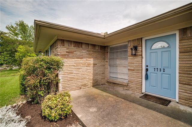 Foto del edificio - 7732 Village Trail Dr
