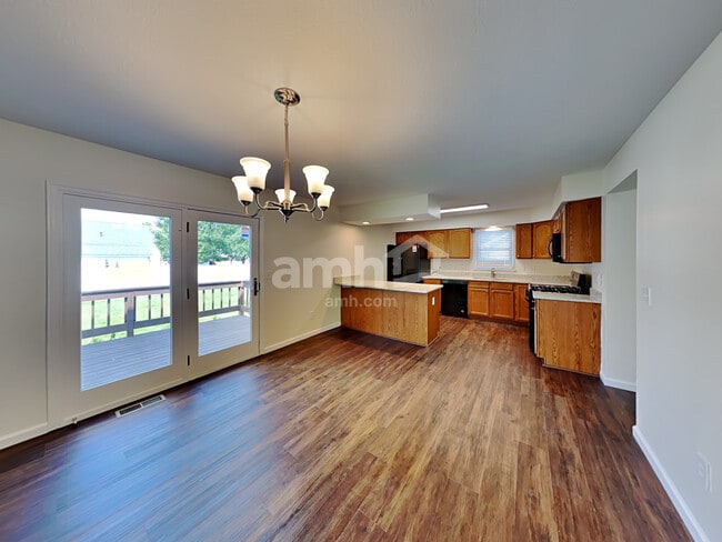 Foto del edificio - 388 Shamrock Ln