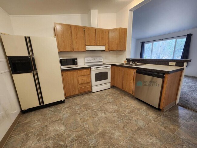 Foto del edificio - 15317 W Charles Rd