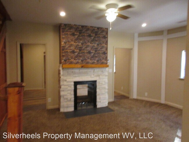 Building Photo - 4 br, 1.5 bath House - 621 13th Street