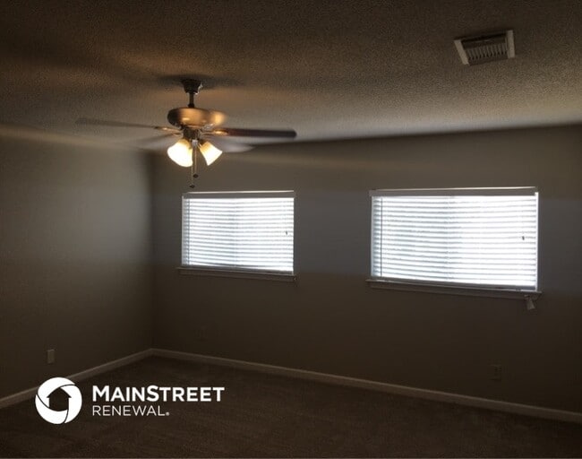 Foto del edificio - 8047 Chestnut Cedar Dr