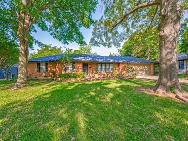 Primary Photo - 10715 Royal Springs Dr