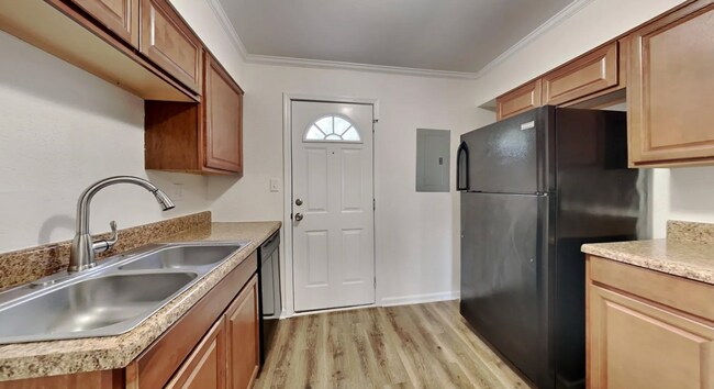 Foto del edificio - Woodland Terrace – Newly Renovated Home in Prime Downtown Location!