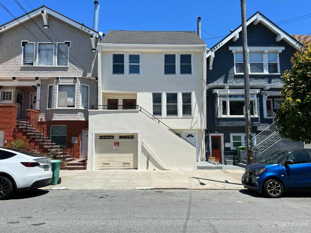 Primary Photo - 326 21st Ave