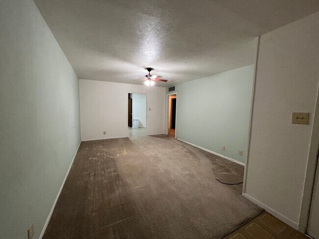 Living room - 505 N 25th St