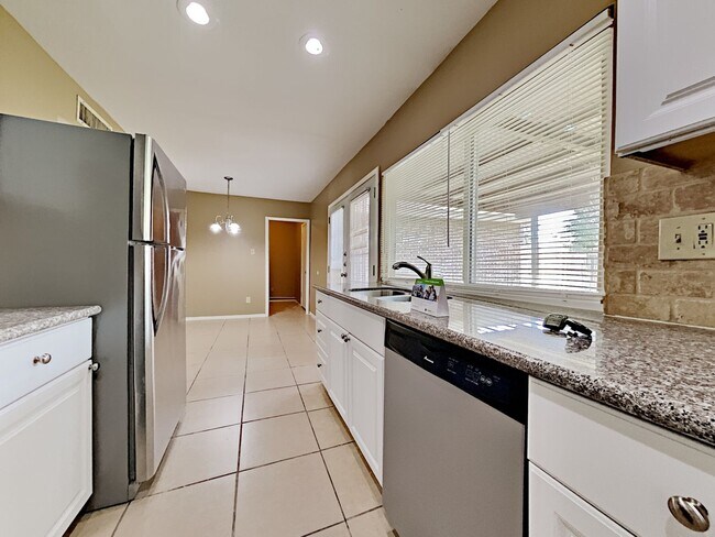 Building Photo - 5814 Purple Sage Rd
