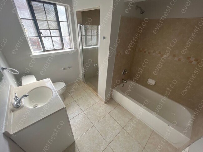 Foto del edificio - 14821 Penrod St