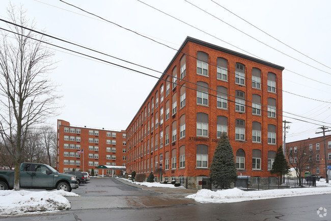 Building Photo - Steinhorst Square Apartments