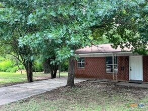 Building Photo - 459 Lindsey St
