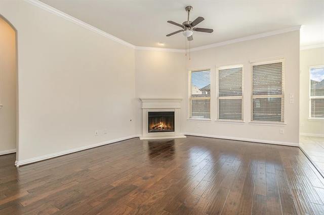 Foto del edificio - 16716 Lincoln Park Ln