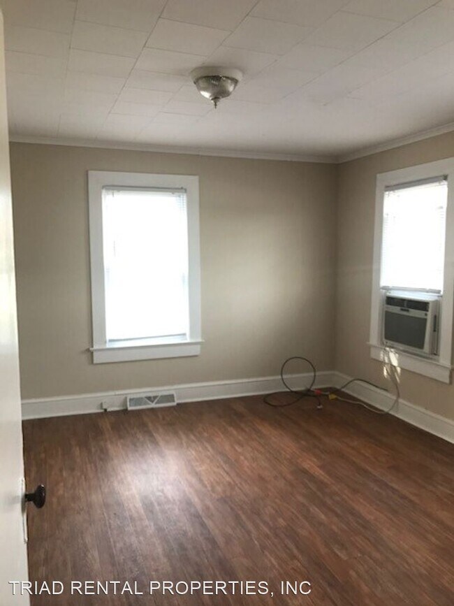Building Photo - 4 br, 1 bath House - 424 GREENSBORO ST.