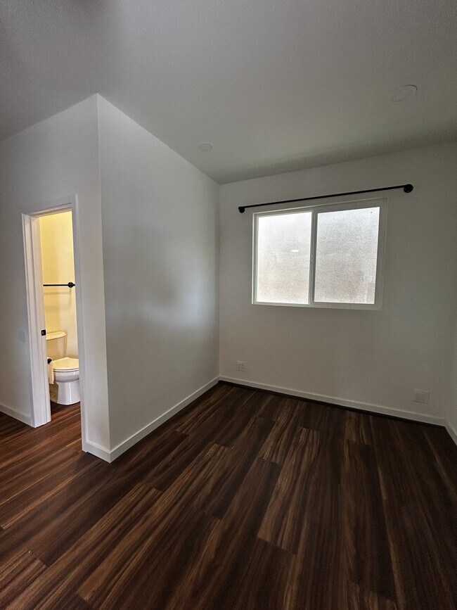 Foto del edificio - 3287-89 Luna Ave