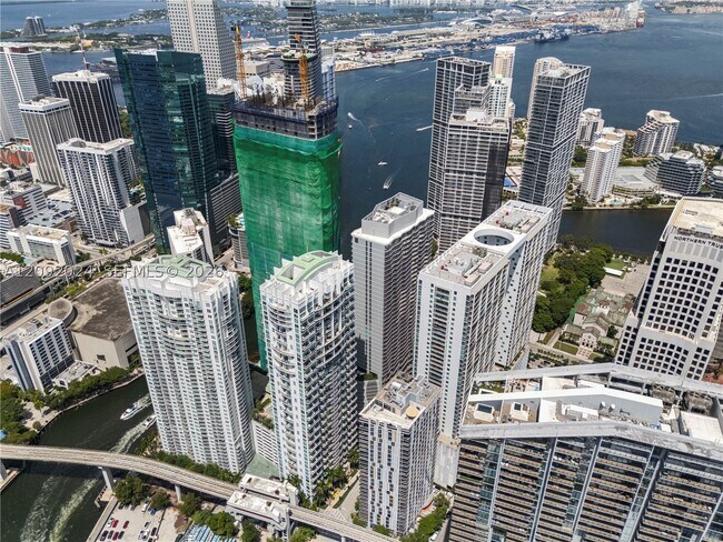 Foto del edificio - 77 SE 5th St