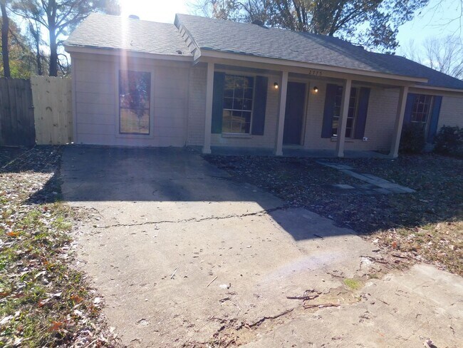 Building Photo - 2775 Normandy Dr