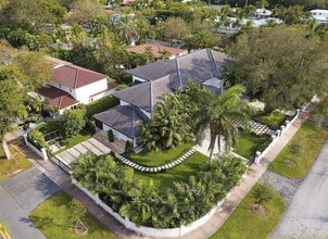 Building Photo - 6611 Leonardo St