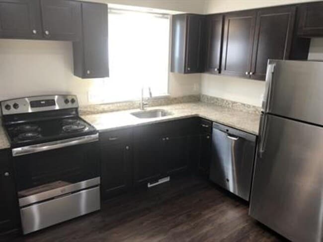 Foto del edificio - 956-988 W. Liberty St. - 978-B