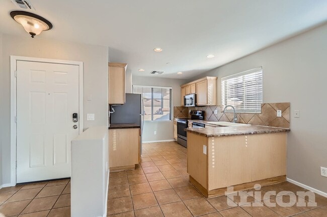 Building Photo - 25841 W Valley View Dr