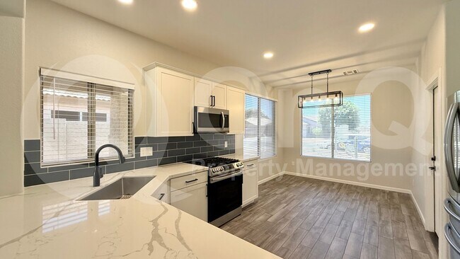 Foto del edificio - 206 W Oxford Ln