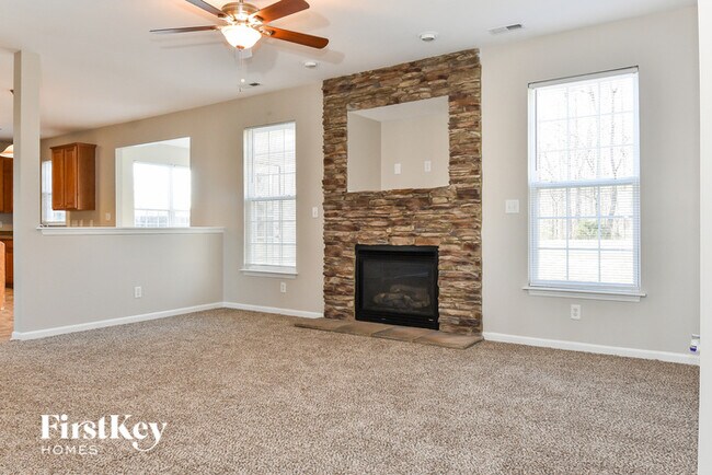 Building Photo - 5293 Crosswinds Rd